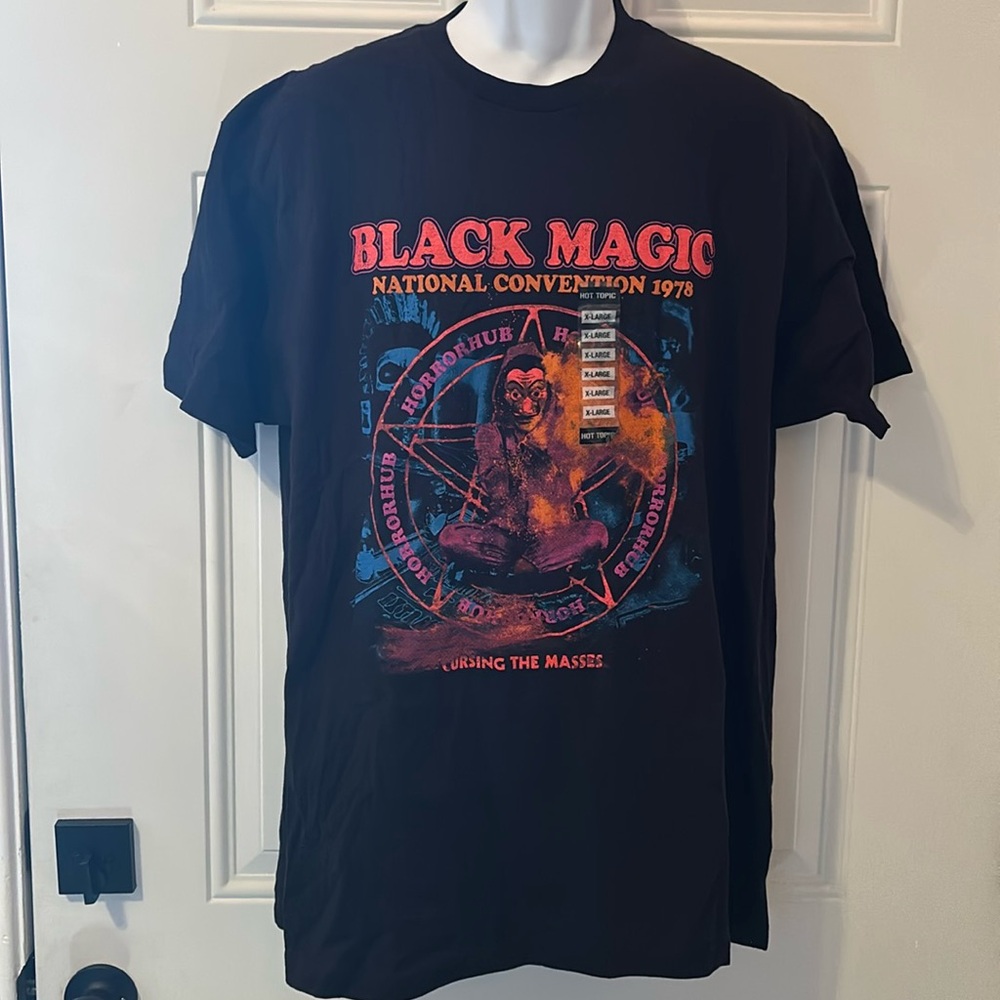 NWT Horror Hub Black Magic Convention graphic tee